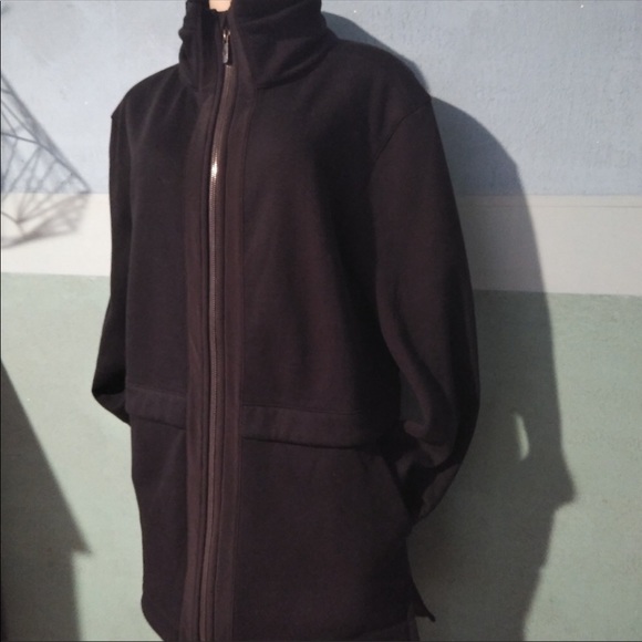 Lululemon Light As Warmth Jacket (8) - Picture 6 of 7